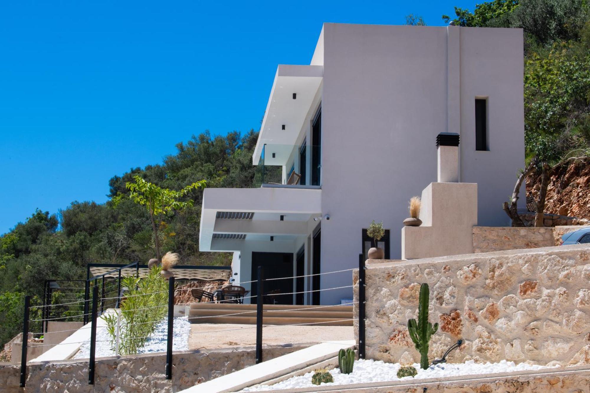 Pantea Luxury Villa *