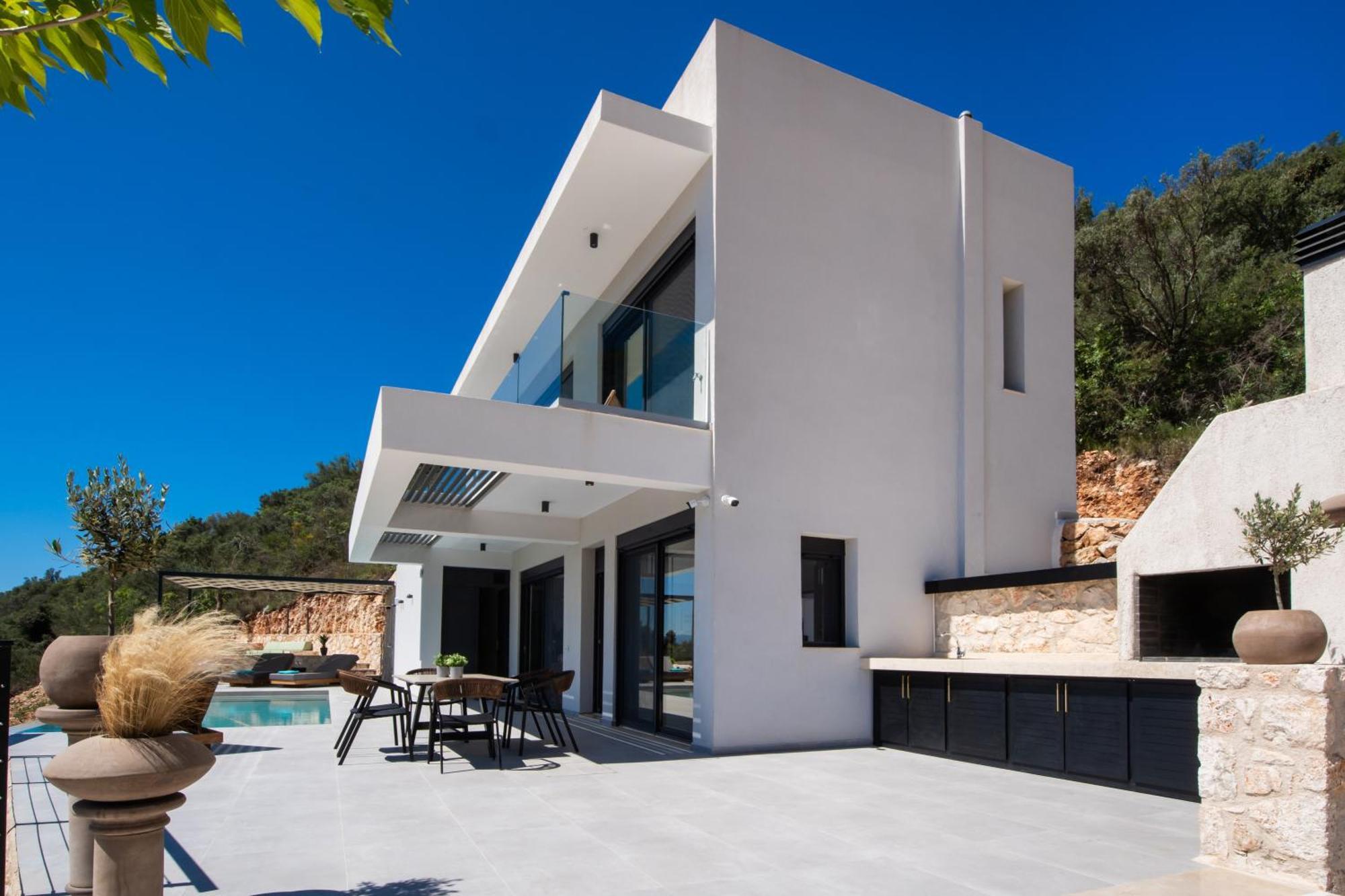 Pantea Luxury Villa *
