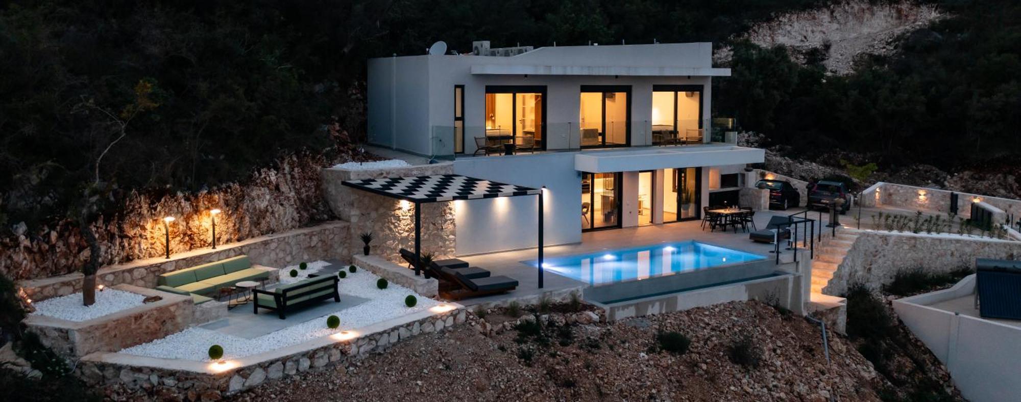 Pantea Luxury Villa