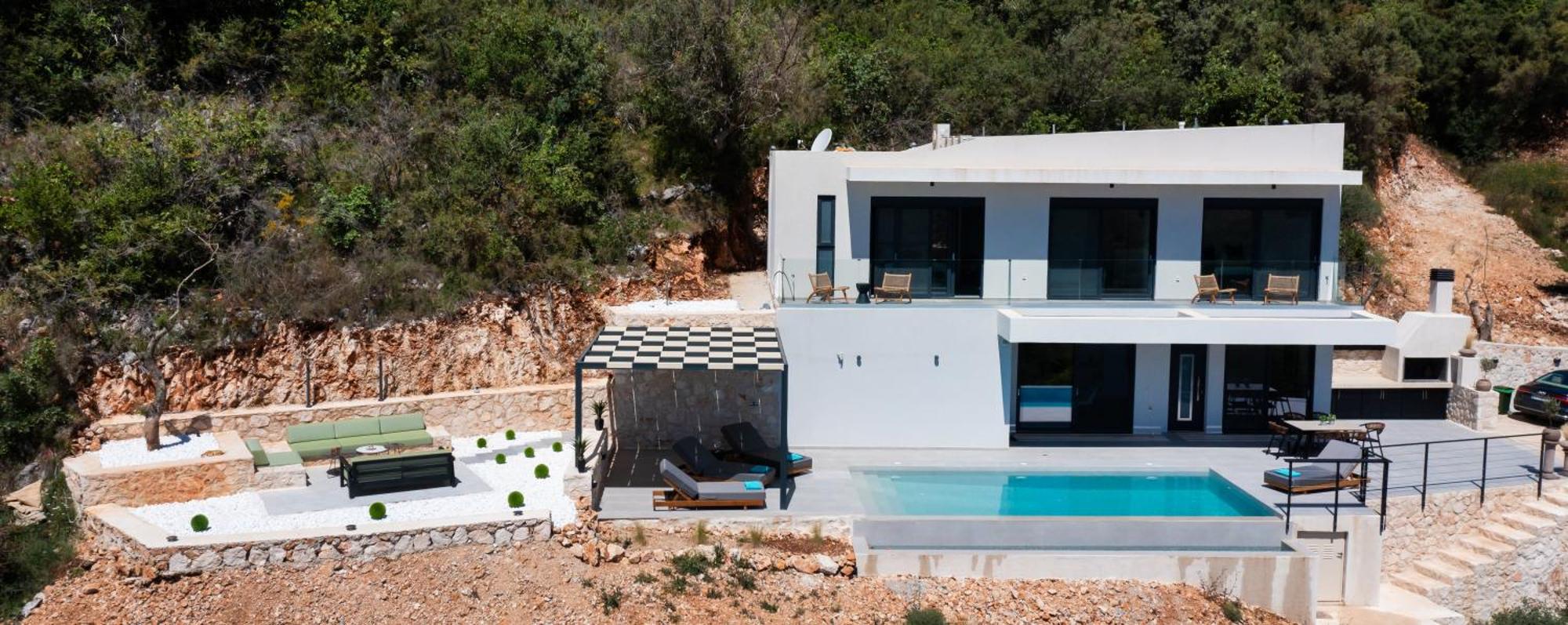 Pantea Luxury Villa