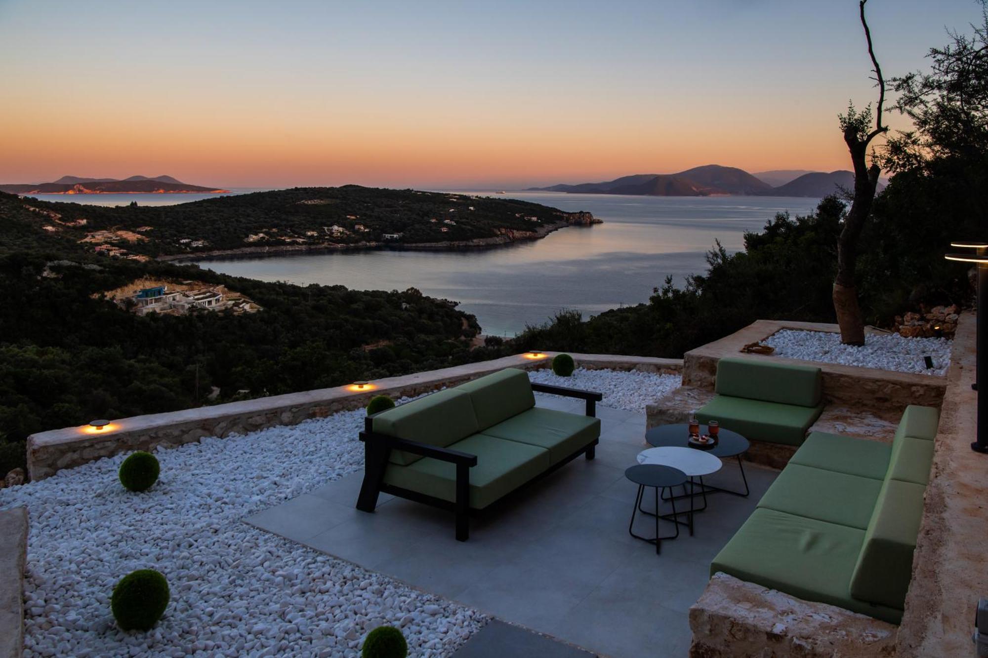 Pantea Luxury Villa *